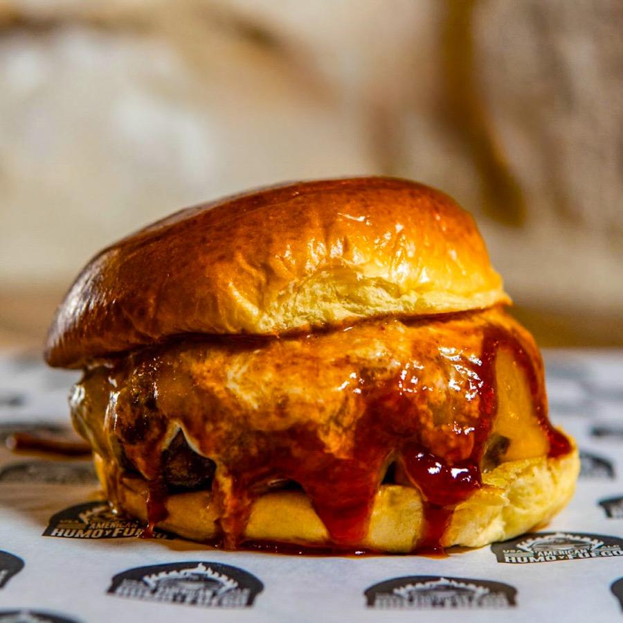 hamburguesa_americanhumoyfuego